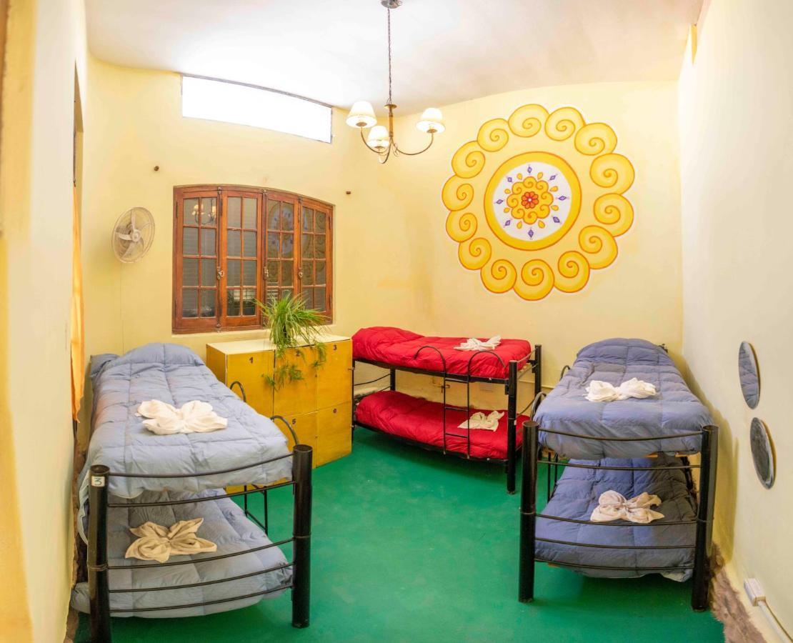 Los 3 Gomez Capilla del Monte Bagian luar foto